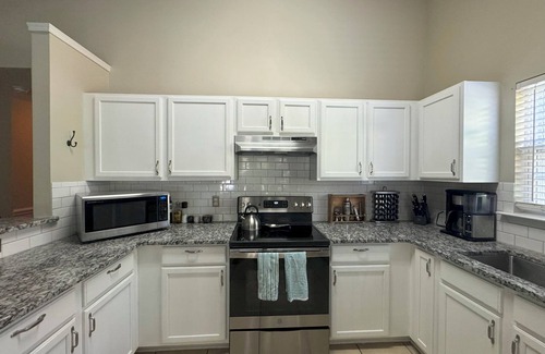 Paw Creek House | Quiet, Private Charlotte Getaway. Close to Everything!
