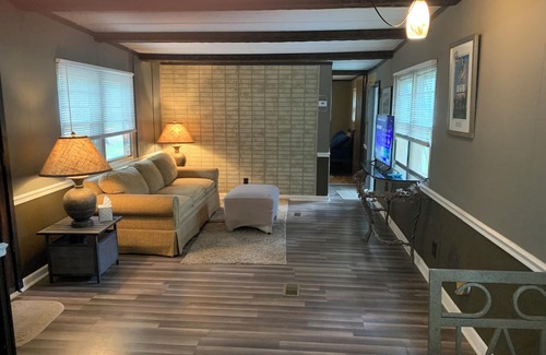 Beech Island House | Quiet Private Retro 2/2 Furnished/Linen Towel Service/13.48 Miles From AIKEN