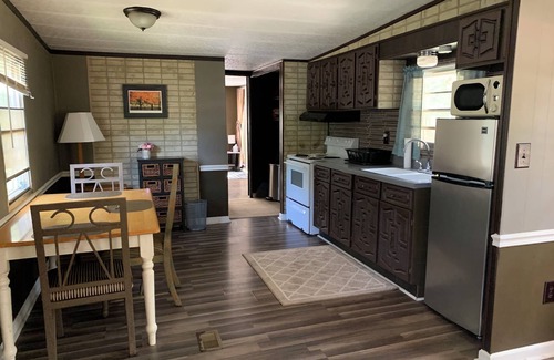 Beech Island House | Quiet Private Retro 2/2 Furnished/Linen Towel Service/13.48 Miles From AIKEN