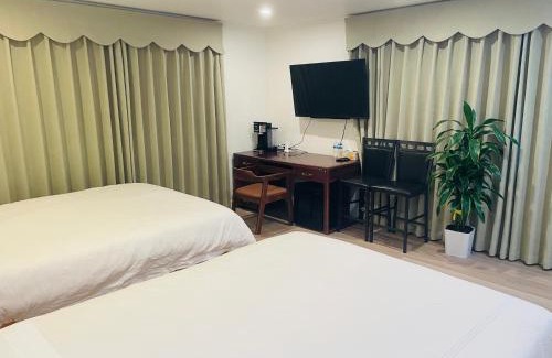 San Bruno House | Quiet Private Room Near SFO with Free Parking