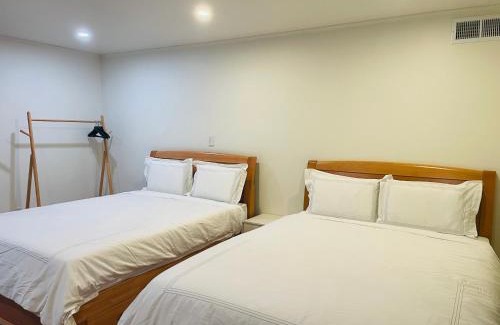 San Bruno House | Quiet Private Room Near SFO with Free Parking