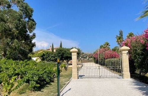 Saint-Cyr-sur-Mer Villa | Quiet Provencal property, private heated pool, 8-9 people, 3 km from the sea