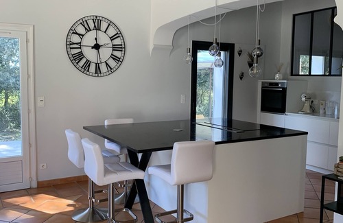 Saint-Cannat House | Quiet Provencal farmhouse 15 minutes from Aix-en-Provence