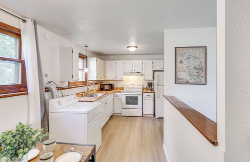 Rapid City Apartment | Quiet Rapid City Getaway - Near Dinosaur Park!