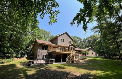 New London House | Quiet relaxing wooded property.