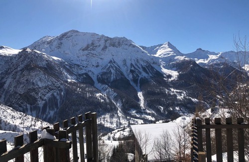 Orcieres-Merlette Ski Chalet | Quiet, renovated chalet in the eastern part of the resort with magnificent views