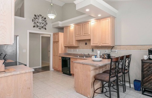 Foley House | Quiet Retreat with Screened Pool – Pet-Friendly Getaway!