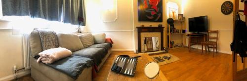 Crofton Park Bed & Breakfast | Quiet room