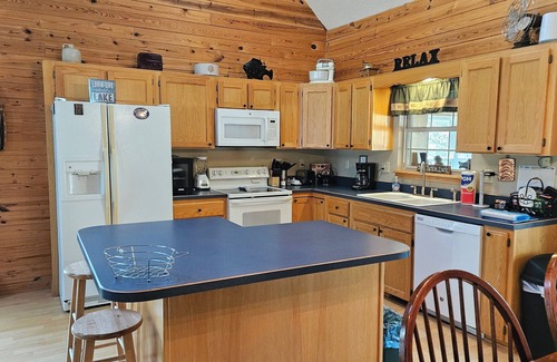 Warsaw Cabin | Quiet Rustic Retreat in Rural Area on 5 acres