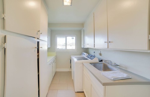 Salinas Cottage | Quiet Salinas Vacation Rental 10 Mi to Beach
