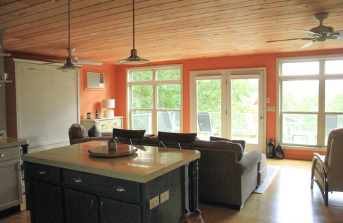 Bostic House | Quiet sanctuary for two facing South Mountain State Park