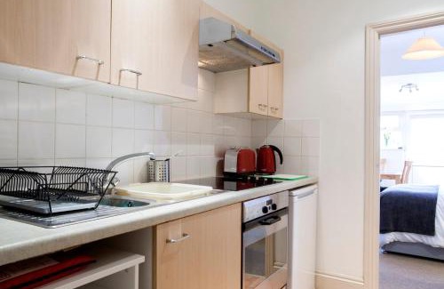 Exeter Apartment | Quiet self contained studio flat near town centre and university