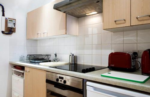 Exeter Apartment | Quiet self contained studio flat near town centre and university