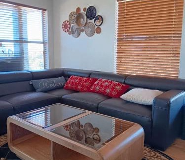 Julian House | Quiet serene hilltop retreat,a cozy king-size bed