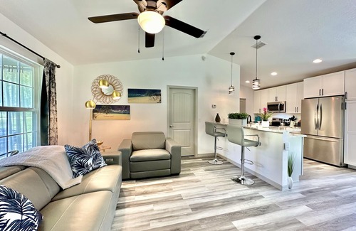 Fellowship House | Quiet, serene house minutes from WEC, Rainbow River, and Crystal River!
