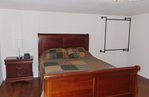 Seneca Apartment | Quiet, small town environment. Casino night life. Grand lake fishing.