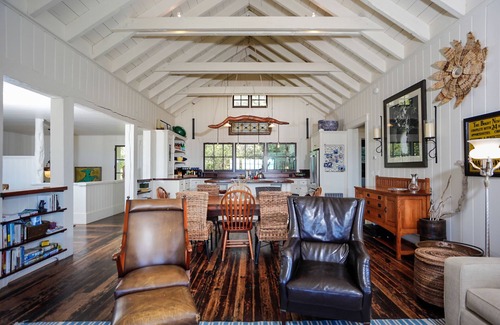 Bigfork House | Quiet sophisticated elegance on the shores of Flathead Lake.