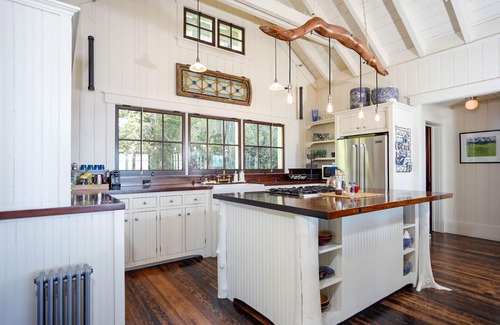 Bigfork House | Quiet sophisticated elegance on the shores of Flathead Lake.