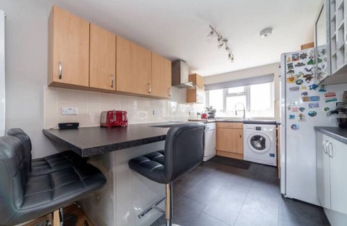 Edmonton Apartment | Quiet & Spacious 2BR Flat w/Garden near Edmonton