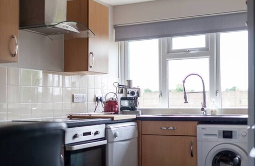 Edmonton Apartment | Quiet & Spacious 2BR Flat w/Garden near Edmonton