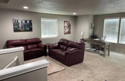 College Place House | Quiet, spacious, 4 Bedrooms house, close to WWU