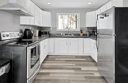 Irondale Cottage | Quiet Spacious Gorgeous Lakefront Cottage!