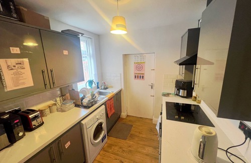 Salford House | Quiet spacious room in Salford-Samson PLAB