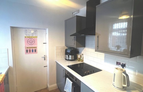Salford House | Quiet spacious room in Salford-Samson PLAB
