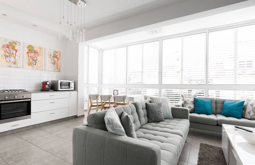 Tel Aviv City Center Apartment | Quiet Street In A Central Location Apt