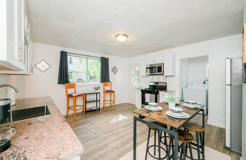 Brighton Heights House | Quiet Street/Minutes to Stadiums