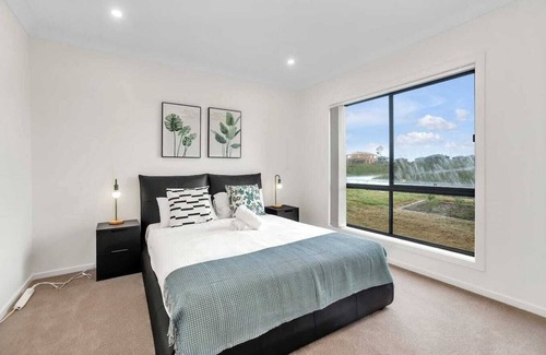 Maraylya House | Quiet Street + Parking on premise