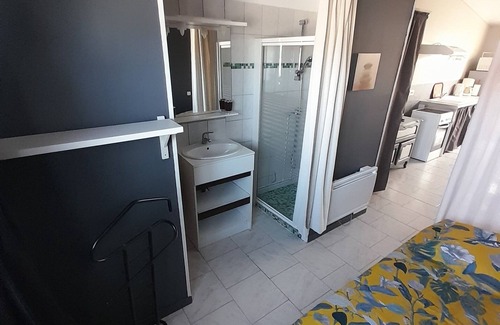 Saint-Sauveur-d'Aunis Apartment | Quiet studio