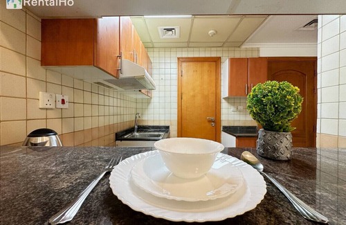 Dubai Marina Apartment | Quiet Studio w/Balcony & RoofTop Pool in Marinan