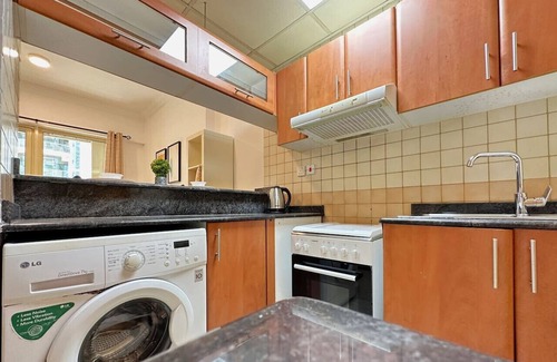 Dubai Marina Apartment | Quiet Studio w/Balcony & RoofTop Pool in Marinan