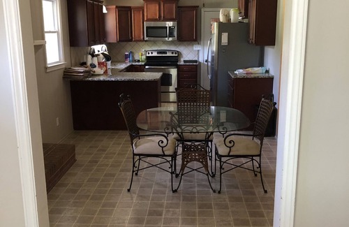Winston - Salem House | Quiet Suburban House in Winston Salem