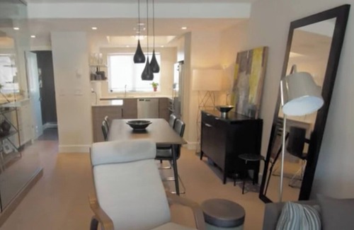 Lower Lonsdale House | Quiet Summer Rental - Modern Townhouse with Views in Lower Lonsdale