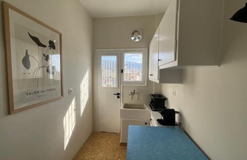 Vyronas Apartment | Quiet & Sunny - Acropolis view
