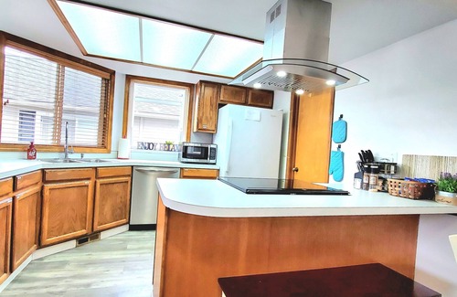 Meridian House | Quiet, super clean, comfortable home on the 11th Tee of a public golf course.