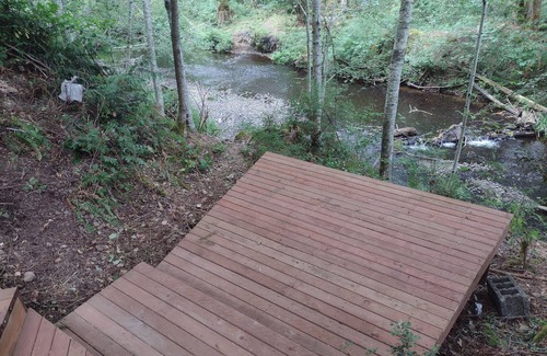 Shelton RV Rental | Quiet tent site. Lots of room. Pet friendly.