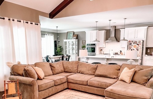 Senoia House | Quiet tucked away home just minutes from many attractions