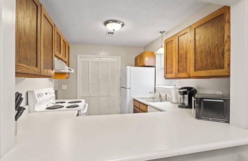 Conestee House | Quiet Up Down Duplex perfect for business travel!