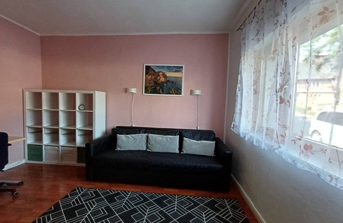 Rhein-Erft-Kreis District Apartment | Quiet vacation apartment near Cologne: Hürth, centrally located