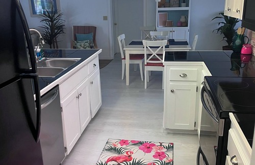 South Venice House | Quiet Venice home, HEATED private pool, 10 minutes from Venice Beach & downtown!