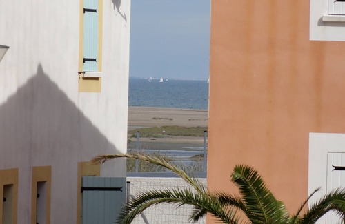 Saint-Pierre-la-Mer Villa | Quiet villa in a small residence close to the sea