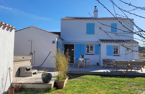 Barbatre House | Quiet villa with SPA, close to the beach