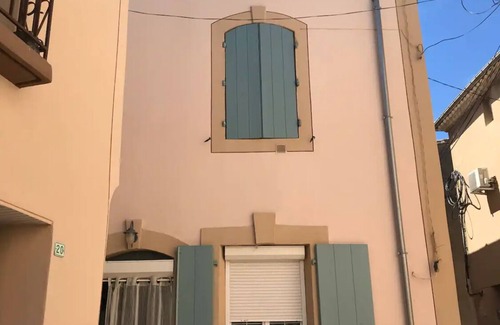 Florensac House | Quiet village house with tropezian terrace 15 minutes from the beach