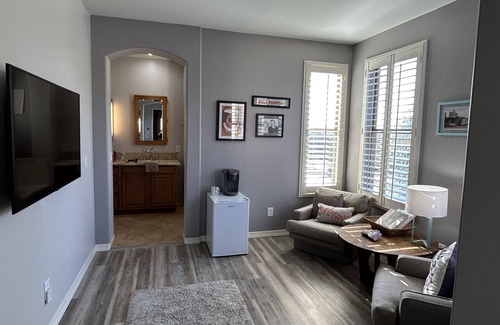 Litchfield Park House | quiet , walkable neighborhood near Wigwam resort