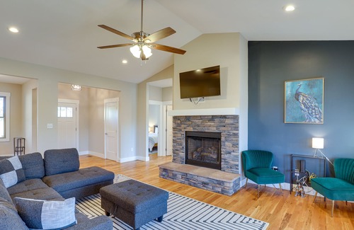 Weaverville House | Quiet Weaverville Home w/ Screened-In Porch!
