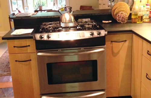 Camden House | Quiet with Views - Pet Friendly - late booking special