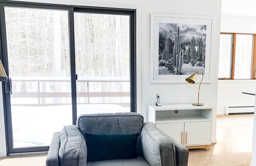 New Marlborough House | Quiet woodland retreat near Great Barrington